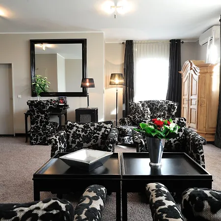 Stage47 Hotel